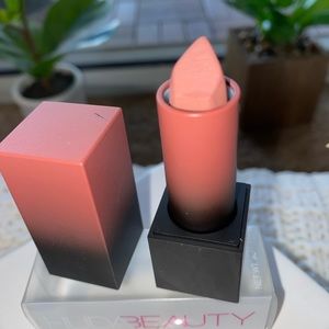 Huda Beauty Lipstick